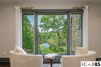 A complete top-to-bottom remodel elevated this mountain modern - photo 15