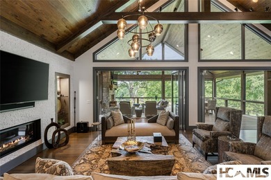 A complete top-to-bottom remodel elevated this mountain modern - photo 20