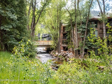 The first thing you notice is the sound of the river. The - photo 29