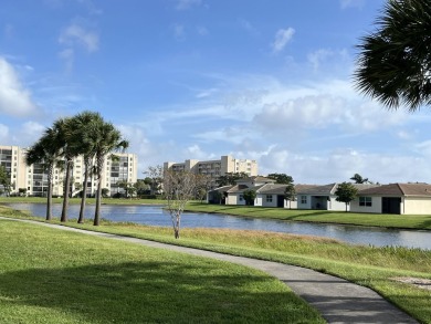 (private lake, pond, creek) Condo For Sale in Delray Beach Florida