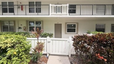 55+ COMMUNITY. unfurnished, Granite tops, renovated LOOKS LIKE A - photo 2