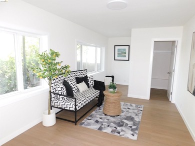 WOW! MORE than 2800 sq/ft of the living area, Spacious tri-level - photo 4