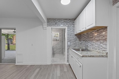 ABSOLUTELY GORGEOUS TRIPLEX | PRIME PALM BEACH LOCATION | HUGE - photo 15