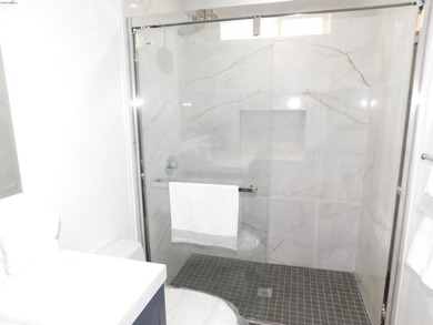 WOW! MORE than 2800 sq/ft of the living area, Spacious tri-level - photo 6