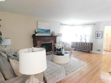 WOW! MORE than 2800 sq/ft of the living area, Spacious tri-level - photo 9