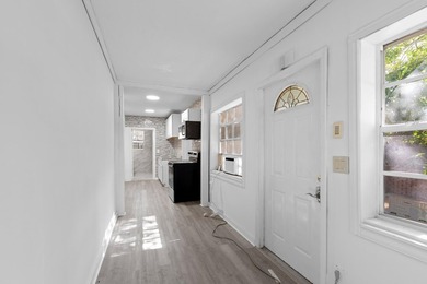 ABSOLUTELY GORGEOUS TRIPLEX | PRIME PALM BEACH LOCATION | HUGE - photo 19