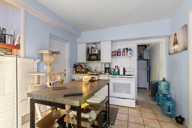 ABSOLUTELY GORGEOUS TRIPLEX | PRIME PALM BEACH LOCATION | HUGE - photo 21