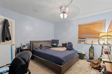 ABSOLUTELY GORGEOUS TRIPLEX | PRIME PALM BEACH LOCATION | HUGE - photo 23
