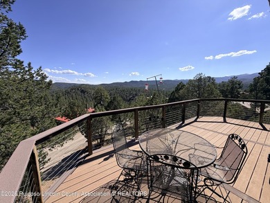 GREAT VIEWS WITH THIS MOUNTAIN STYLE HOME! Escape to this - photo 4