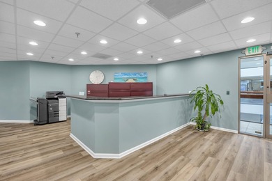 Nice corner office - photo 5