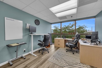 Nice corner office - photo 10