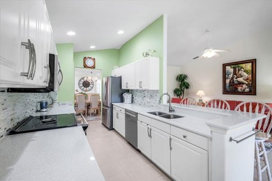 TURNKEY COACH HOME WITH PRESERVE VIEW IN COLONIAL COUNTRY CLUB! - photo 4