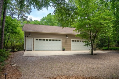 Perfectly positioned on over 2 acres within the gated Edisto - photo 16