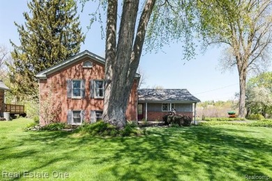 Lake Home Sale Pending in White Lake, Michigan