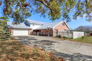 MOTIVATED SELLER!! Welcome to your picture-perfect homestead, a - photo 6
