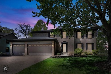 Beautifully maintained 5-bedroom, 3.5-bath home with over three - photo 2