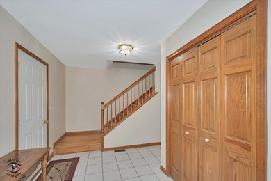 Beautifully maintained 5-bedroom, 3.5-bath home with over three - photo 5