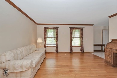 Beautifully maintained 5-bedroom, 3.5-bath home with over three - photo 6