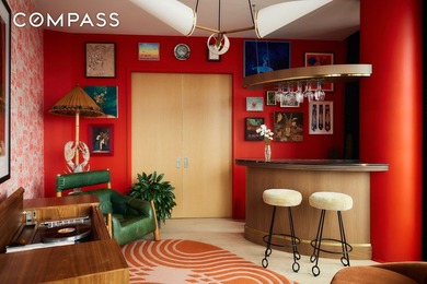 Sophisticated Residence with Designer Interiors and Iconic - photo 11