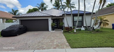 (private lake, pond, creek) Home For Sale in Miramar Florida