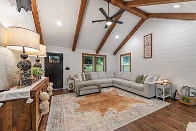 Modern Mountain Sanctuary: The Best of Both Worlds Welcome to - photo 4
