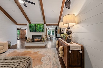 Modern Mountain Sanctuary: The Best of Both Worlds Welcome to - photo 9