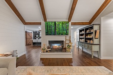Modern Mountain Sanctuary: The Best of Both Worlds Welcome to - photo 10