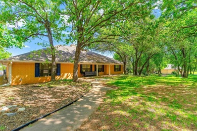 Nestled on a scenic half-acre riverfront lot in Pecan Plantation - photo 4
