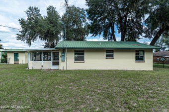 Lake Grandin Home For Sale in Interlachen Florida