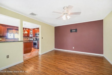 Welcome to this beautifully maintained single-family home - photo 13