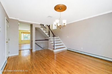 Welcome to this beautifully maintained single-family home - photo 17