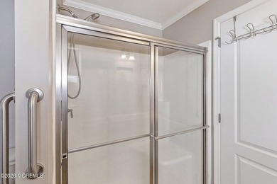 Move right in to this immaculate & spacious ''staycation'' home! - photo 19