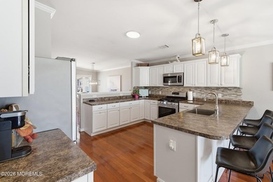 Move right in to this immaculate & spacious ''staycation'' home! - photo 27