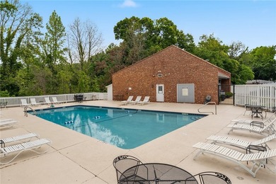 Wake up to lake views and enjoy carefree living in this - photo 27