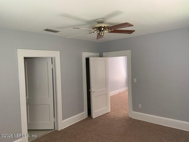 Charming Northshore Bungalow w/Endless Potential. This classic - photo 9