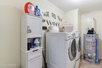 Move right in to this immaculate & spacious ''staycation'' home! - photo 30