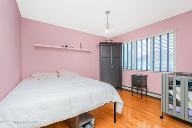 Welcome to this beautifully maintained single-family home - photo 30