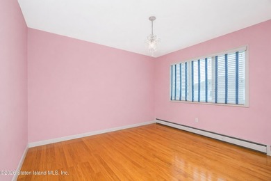 Welcome to this beautifully maintained single-family home - photo 31