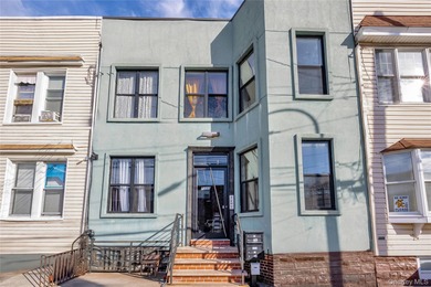 (private lake, pond, coastal) Home For Sale in Ridgewood New York