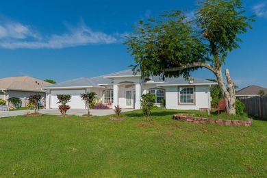 Welcome home! Spacious 2,657 sq ft home under air, 4/3/2 layout - photo 1