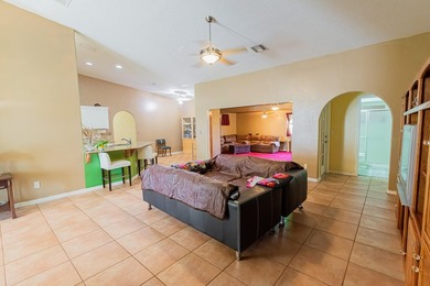 Welcome home! Spacious 2,657 sq ft home under air, 4/3/2 layout - photo 3