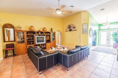 Welcome home! Spacious 2,657 sq ft home under air, 4/3/2 layout - photo 4