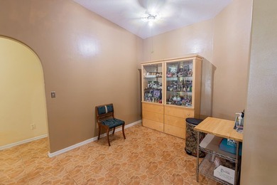 Welcome home! Spacious 2,657 sq ft home under air, 4/3/2 layout - photo 5