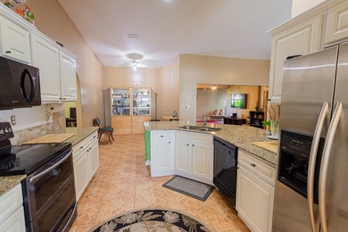 Welcome home! Spacious 2,657 sq ft home under air, 4/3/2 layout - photo 7
