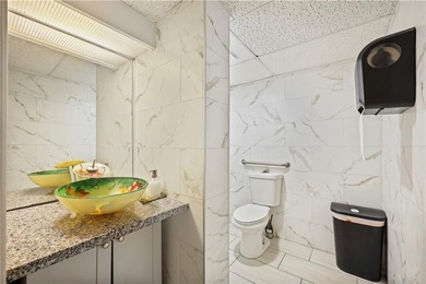 Incredible opportunity to own your own mid-Island restaurant! - photo 17