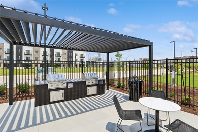 Experience elevated downtown living in this top-floor TELUS - photo 22
