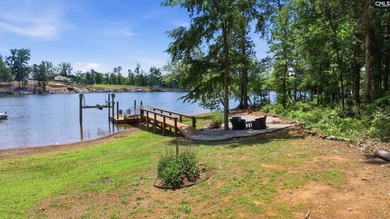 Welcome to lake living at its finest! This beautifully updated - photo 30