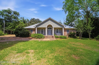 Welcome to the home you've been waiting for--where coastal charm - photo 2