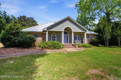 Welcome to the home you've been waiting for--where coastal charm - photo 3