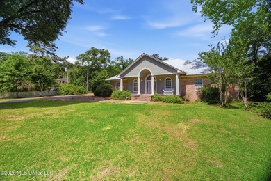 Welcome to the home you've been waiting for--where coastal charm - photo 4